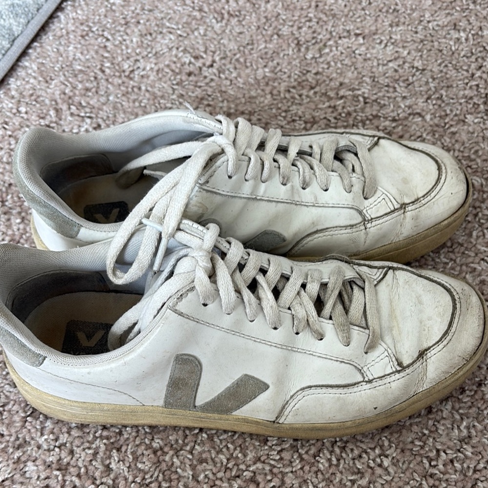 Veja women’s White Sneakers